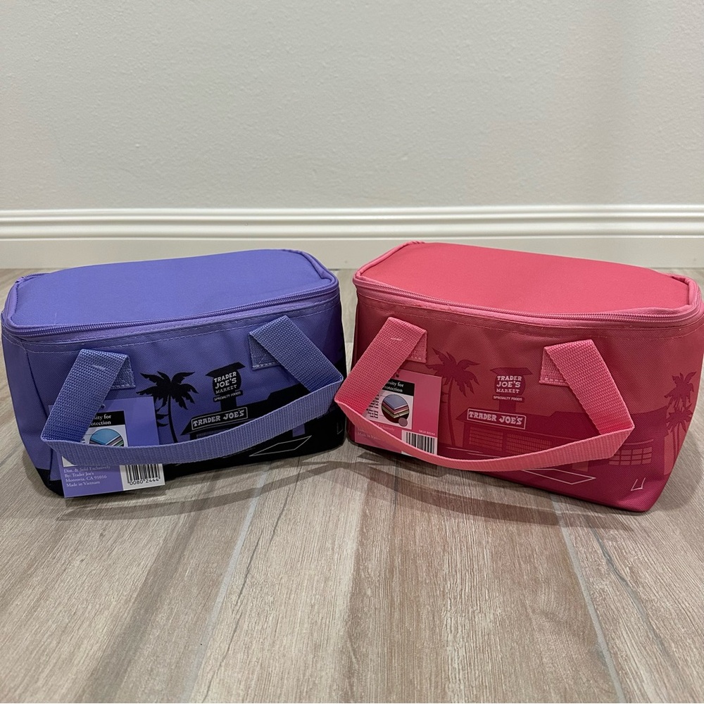 ❌ SOLD ❌ Trader Joe’s Mini Insulated Bag (2)